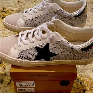 Vintage Havana tennis shoes